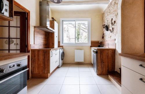 La Garde-Adhemar Casa | La Closerie D'Escalin gîte 12 personnes et Jacuzzi