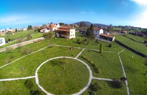 Aronces Villa | La Cochera de Somao, casona de tipología indiana