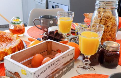 Saint-Bonnet-en-Champsaur Cama Y Desayuno | "La Combe Fleurie" Appartements & Chambres