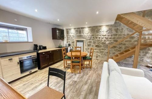 Chenereilles Casa | La Coquette du Bois - Wifi, Cosy, Familial, Calme, Bord de forêt