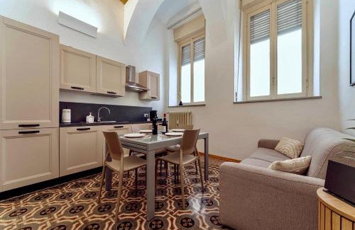 Novara Apartamento | LA CORTE - alloggio signorile nel cuore di Novara