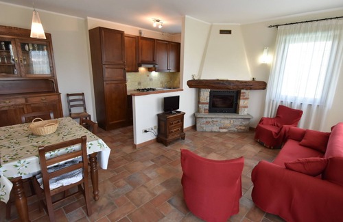 Castana Apartamento | La Corte Bricca (Bilo A) by Interhome