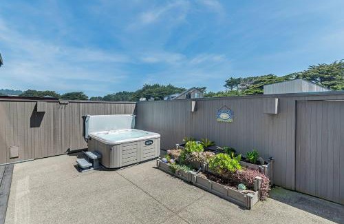 Sea Ranch Casa | La Costiera Ocean & Bluff Views With Hot Tub