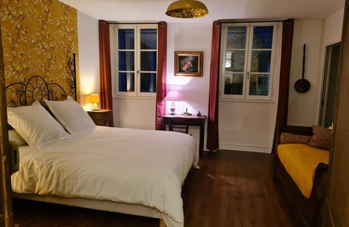 La Charite-sur-Loire Cama Y Desayuno | La Cour du Château