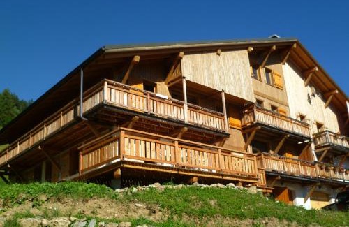 Notre-Dame-de-Bellecombe Chalet De Esquí | La Cour