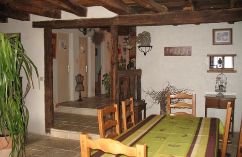Oradour-sur-Glane Cama Y Desayuno | La Croix De Camargue