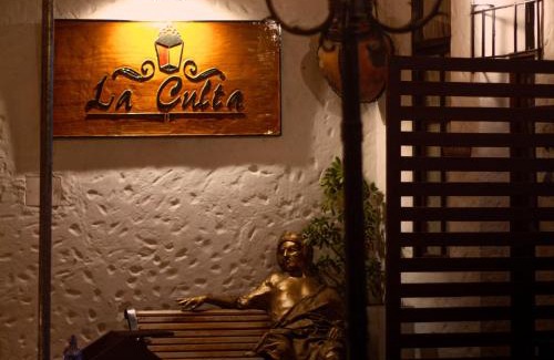 Sucre Hotel | La Culta Centro Cultural Y Hostal