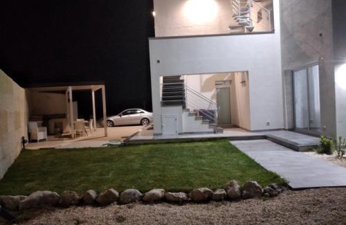 Montallegro Casa | LA DAMA BIANCA BOVO MARINA