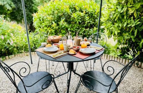 Precy-sur-Oise Cama Y Desayuno | LA DEMEURE
