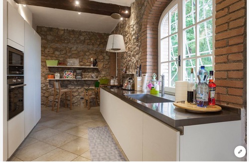 Simignano Villa | La Dimora di Teresa: casa de cuento de hadas en el bosque, ideal para familias con niños.