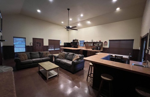 Sabinal Casa | La Doña Walk to Live Music Hacienda Entrances FREEFrio Access ConcanVIP