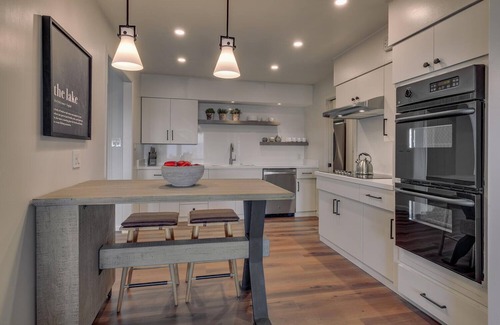 Tahoma Casa | La Dolce Vita – Lakefront, Buoy, Pool Table & Boathouse Deck