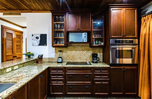 Playa Langosta Apartamento | La Esquina (3 minutes from Beach, perfect for a family getaway)