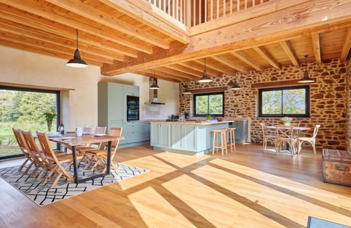 Saint-Aubin-de-Terregatte Casa | la favrais by Interhome