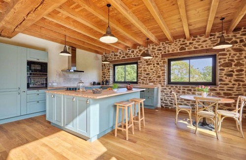 Saint-Aubin-de-Terregatte Casa | la favrais by Interhome