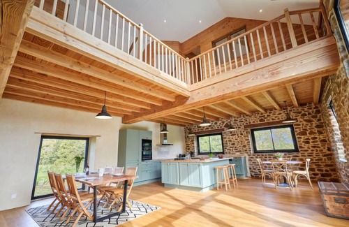 Saint-Aubin-de-Terregatte Casa | la favrais by Interhome
