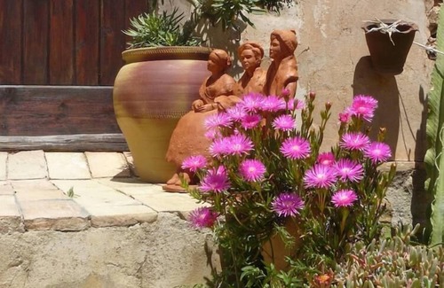 Agost Cabaña | Casas Rurales La Fàbrica - descansa en una antigua alfarería.