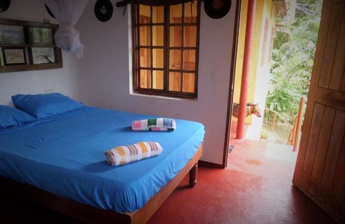 Moore Town Casa | La Familia Guesthouse