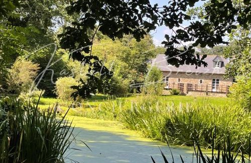Saint-Gilles-Pligeaux Casa | La familiale du manoir de Kerollivier