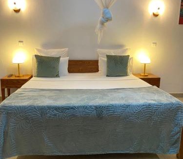 Thies Cama Y Desayuno | La Fandenoise Lodge