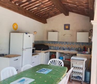 Lorgues Cama Y Desayuno | la Farigoulette