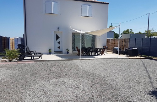 La Faute-sur-Mer Casa | LA FAUTE/MER - Large contemporary house with sea view