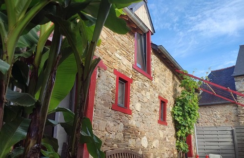 Plouer-sur-Rance Casa | La ferme de Merlin Charming cottage in the countryside, 15' from St Malo