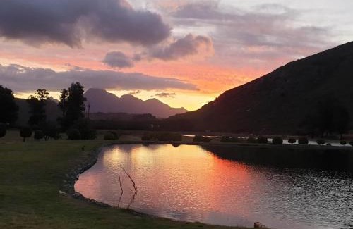 Cape Winelands Casa | La Ferme Guest Farm - Hot Tubs