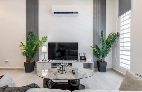 Batu Ferringhi Casa | La Ferringhi Villa - 5 Bedroom Bungalows by ALV