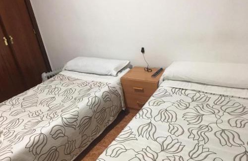Zaragoza Centro Casa | La Ferroviaria - Pequeña Suite De 1 Dormitorio Con Salón y Office más Baño Privado - Prohibido Fumar- Sin Ascensor-