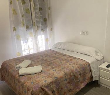 Zaragoza Centro Casa | La Ferroviaria - Pequeña Suite De 1 Dormitorio Con Salón y Office más Baño Privado - Prohibido Fumar- Sin Ascensor-