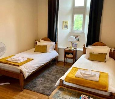 Baie du Cotentin Cama Y Desayuno | La Fiere Bridge Guesthouse
