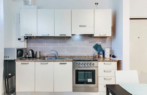 Quartiere Fiorenzuola Apartamento | La Fiorita · Refined and welcoming three-room apartment