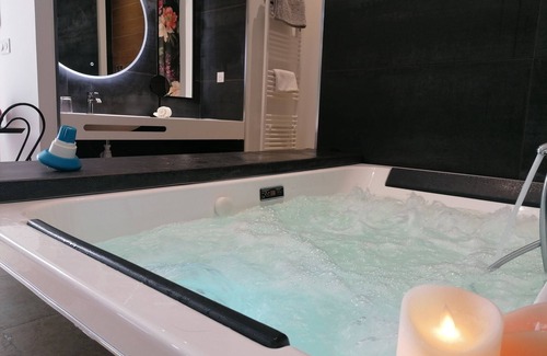 Vendres Cama Y Desayuno | La Flamboyante, Suite Avec spa - Château La Vidalle