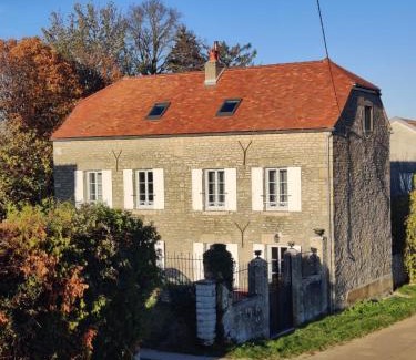 Flavigny-sur-Ozerain Cama Y Desayuno | La Flavignienne