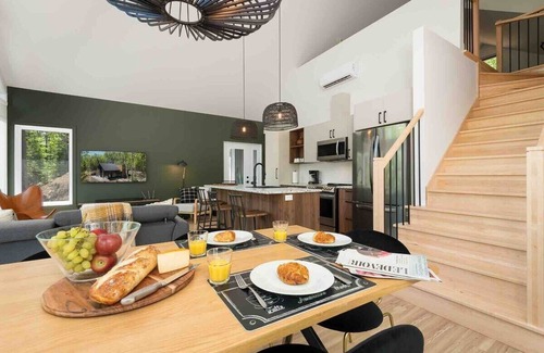 Les Eboulements Chalet De Esquí | La Folia 132: Tranquil Chalet, Spa & Scenic Trails