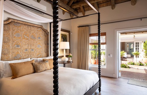 Westcliff Casa | La Fontaine Guest House