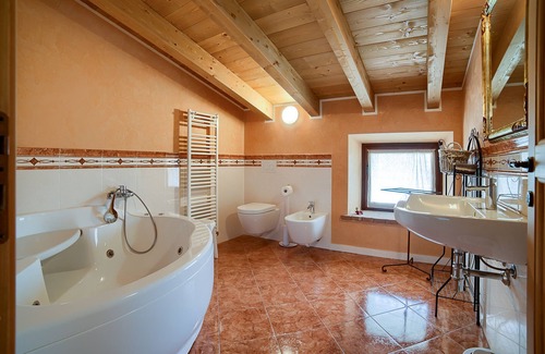 Pedemonte Casa | La Fonte degli Dei Wine Relais Adults Only