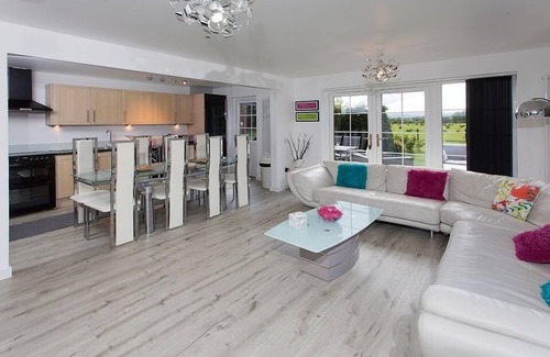 Tillicoultry Cabina | La Fortuna Lodges