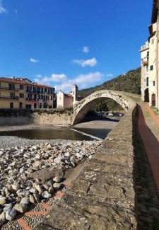 Ceriale Cama Y Desayuno | La Gallina Nel Castello