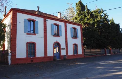 Millas Cama Y Desayuno | La Gare De Millas Chambres d'hôtes