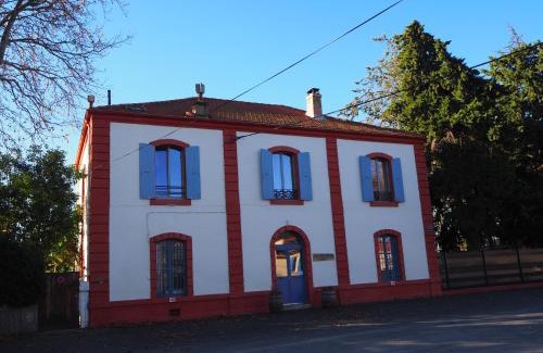 Millas Cama Y Desayuno | La Gare De Millas Chambres d'hôtes
