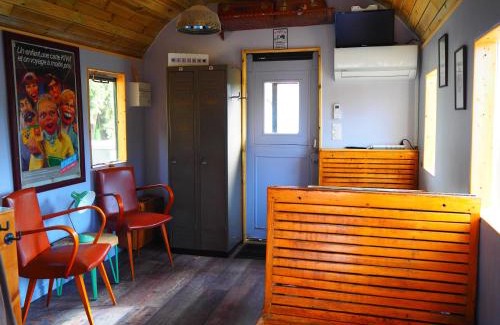 Millas Casa | La gare de Millas (Gîte le wagon)