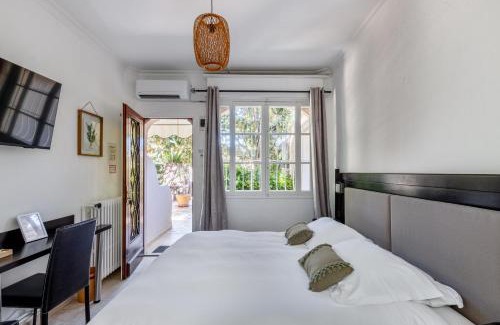 Cap-d'Antibes Hotel | La Garoupe-Gardiole