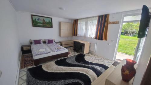 Slatina-Timis Cabina | LA GRADINA