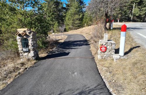 Caille Casa | La grande maison dans la prairie