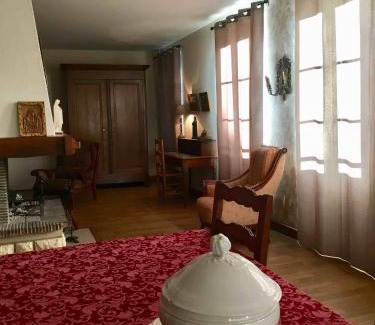 Carrouges Casa | La grande maison de Carrouges