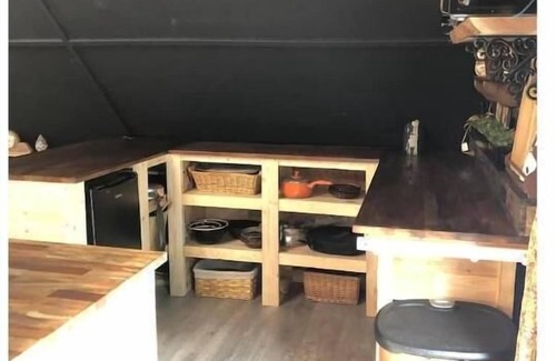 Elsah Casa | La Grange at Suite Jane - private studio barn loft apartment: a bohemian getaway