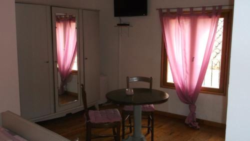 Cruzy Cama Y Desayuno | La Grange d'Antan