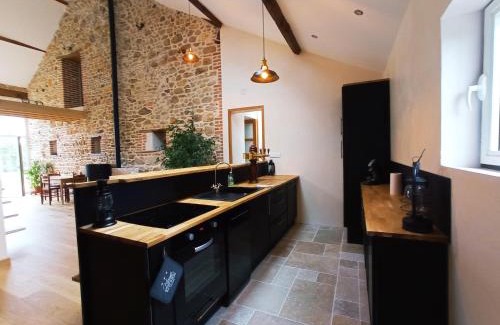 Saint-Angel Casa | La Grange de Marie à St Angel - Magnifique Grange Rénovée en loft pour 1 à 6 pers
